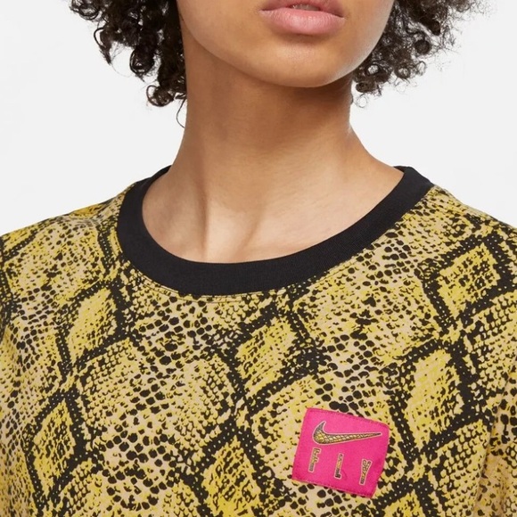 Lot of 2x NWT [Nike] AOP Boyfriend Short Sleeve Snakeprint T-Shirts Women’s XS - Picture 5 of 12